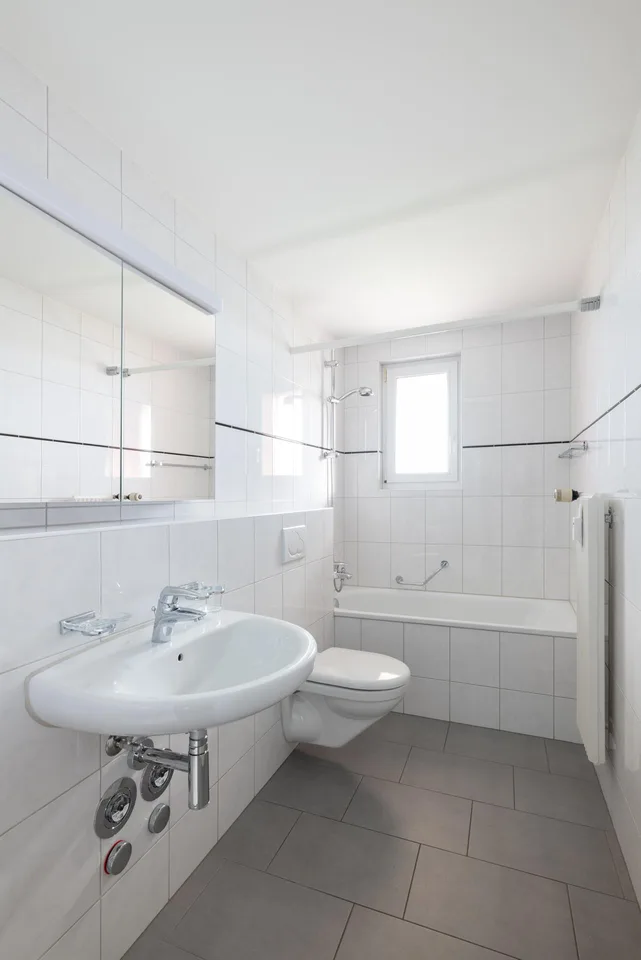 Helle, grosse 3-Zimmerwohnung 80m2 nähe ÖV