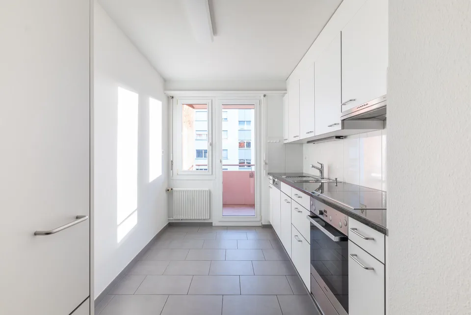 Helle, grosse 3-Zimmerwohnung 80m2 nähe ÖV