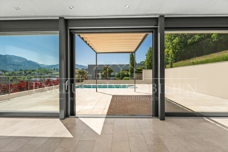 Exklusiv wohnen, jeden Moment geniessen, Villa mit Aussicht und Pri...