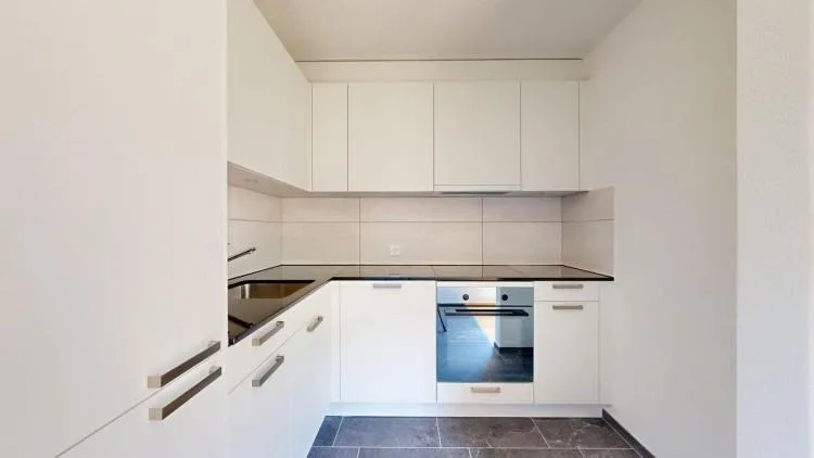 Frisch sanierte 2 ½ - Zimmerwohnung mit neuer Küche und modernem Bad