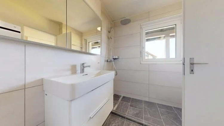 Frisch sanierte 2 ½ - Zimmerwohnung mit neuer Küche und modernem Bad