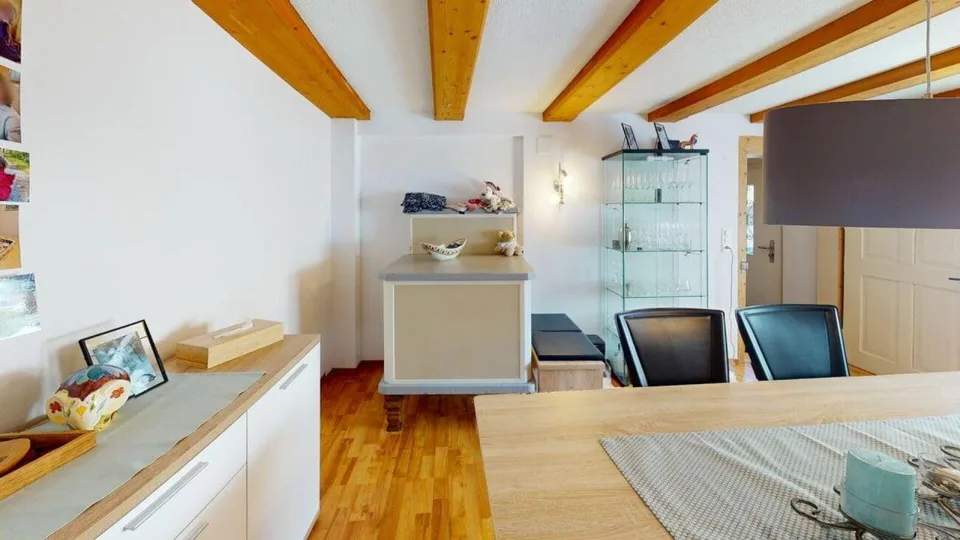 Wohnhaus mit riesiger Remise Gesamtnutzfläche 395m2