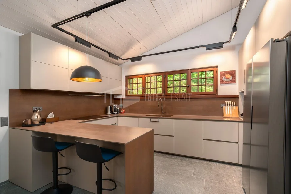 VILLA COMPLETAMENTE RISTRUTTURATA CON PARCO, PISCINA PANORAMICA E V... – Foto 7 von 22