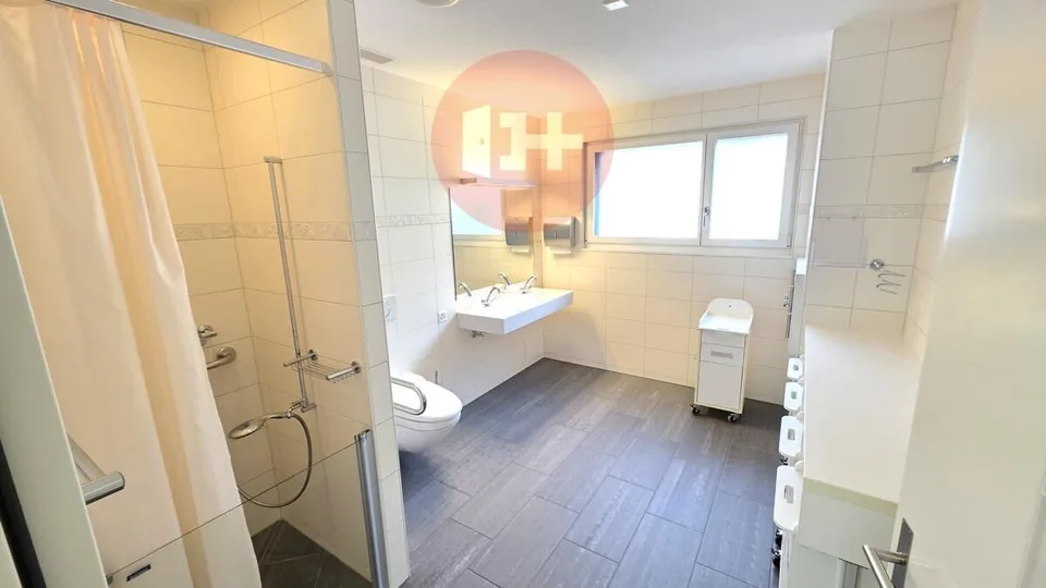"600M2, RAUM FÜR EIN ÄRZTE / THERAPIEZENTRUM GESUCHT?" – foto 8 di 17