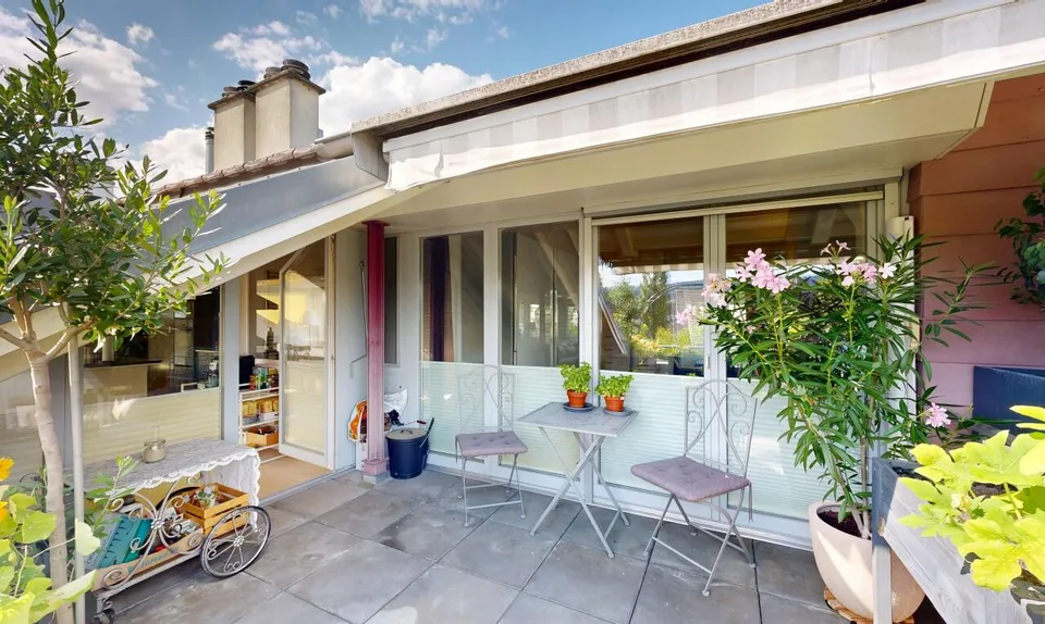 150 m² di vita moderna con vista sul Reno, due balconi e due posti auto sotterranei – foto 9 di 11