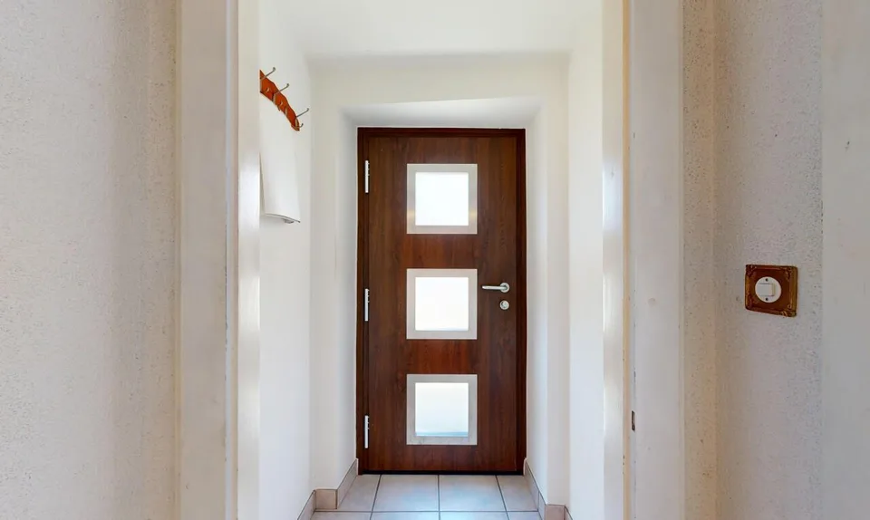 Appartement 2.5 pièces à Erde ? Calme absolu et fort potentiel – photo 8 sur 11