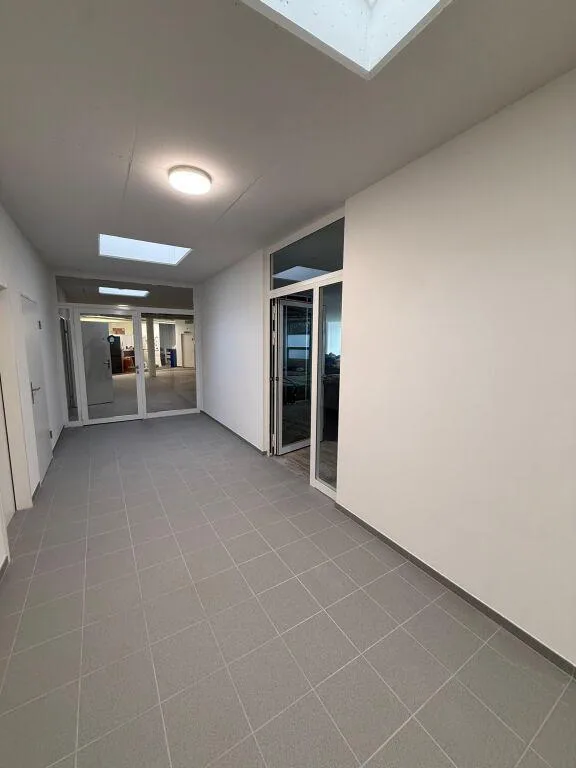 Helle Gewerbefläche mit 67 m² am Rheinweg in Schaffhausen – photo 7 sur 9
