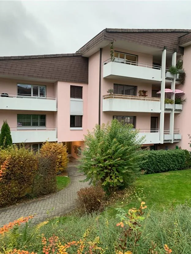 Ausgebaute Zahnarztpraxis an gut erschlossener Lage in Adligenswil