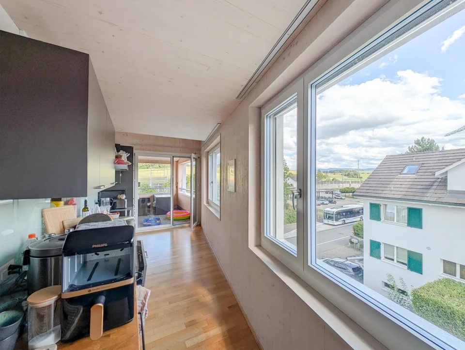 Gepflegte Duplex-Dachwohnung mit gemütlicher Loggia