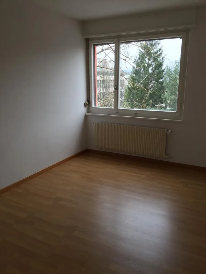 Zentrale 4.5-Zimmerwohnung mit Balkon in Adliswil