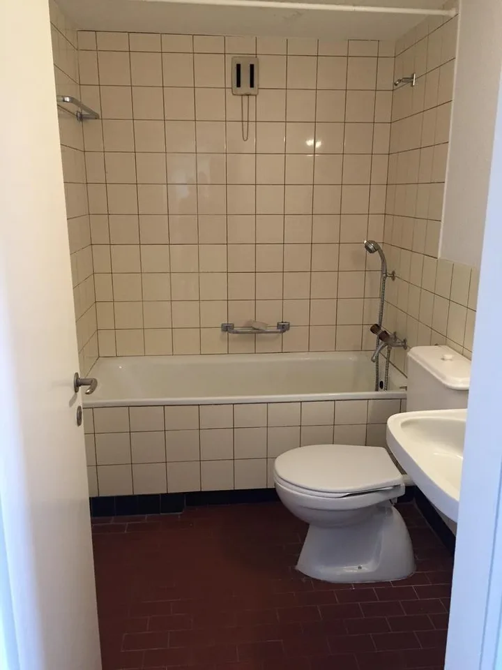 Zentrale 4.5-Zimmerwohnung mit Balkon in Adliswil
