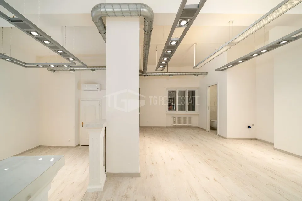 MODERNO NEGOZIO CON VETRINA NEL CUORE DI LUGANO | MODERNO NEGOZIO C... – Foto 11 von 11