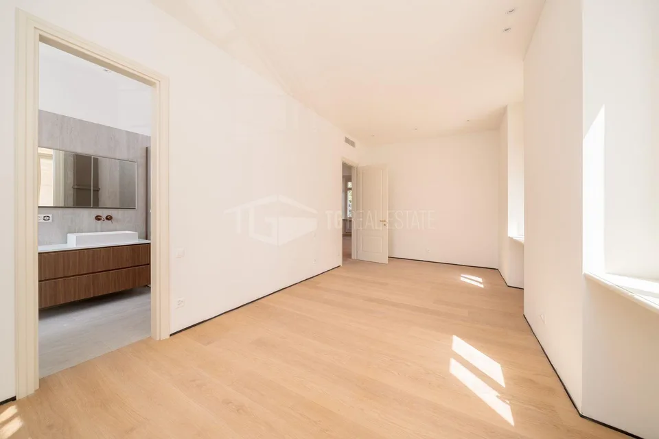 APPARTAMENTO DI CHARME A DUE PASSI DAL PARCO CIANI | A CHARMING FLA... – Foto 8 von 12
