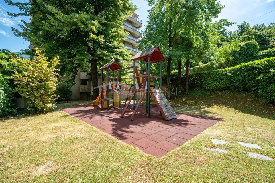 DUPLEX DI 4.5 LOCALI CON VISTA LAGO A PARADISO | 4.5-ROOM DUPLEX WI...