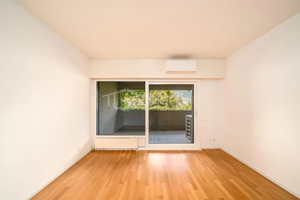 DUPLEX DI 4.5 LOCALI CON VISTA LAGO A PARADISO | 4.5-ROOM DUPLEX WI...