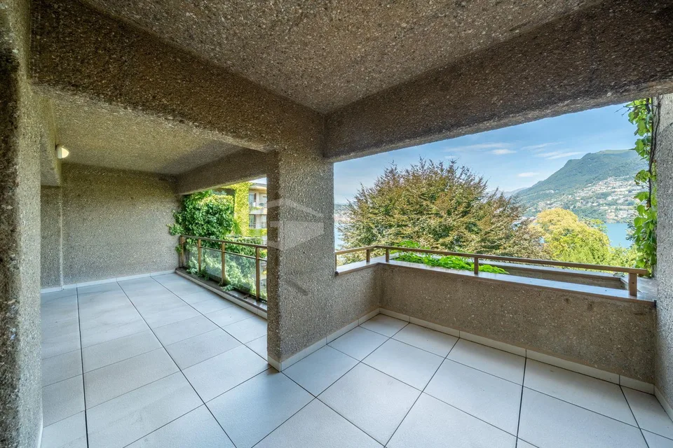 DUPLEX DI 4.5 LOCALI CON VISTA LAGO A PARADISO | 4.5-ROOM DUPLEX WI...