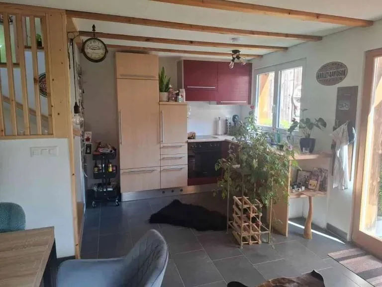 gemütliche 2-Zi-Maisonette-Whg mit Garten und Balkon zu vermieten
