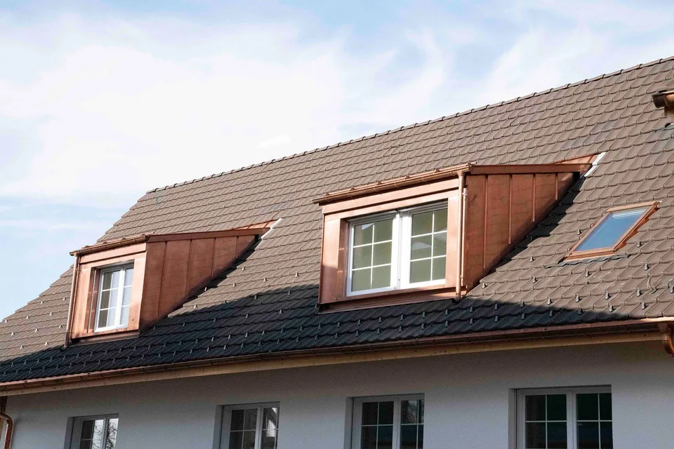 Moderne 3 1/2 Dachwohnung mit zusätzlichem Raum unverbaubare Aussicht