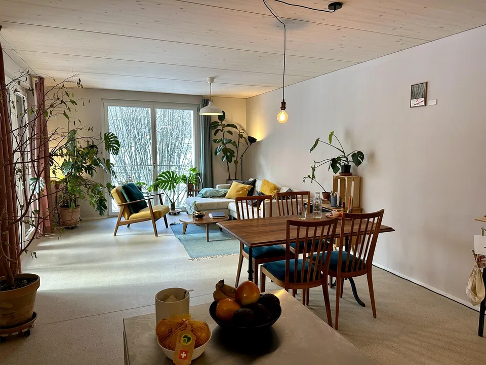 BEFRISTET - Möbliert 2.5 Zimmer + Balkon, 60 m², 3. OG