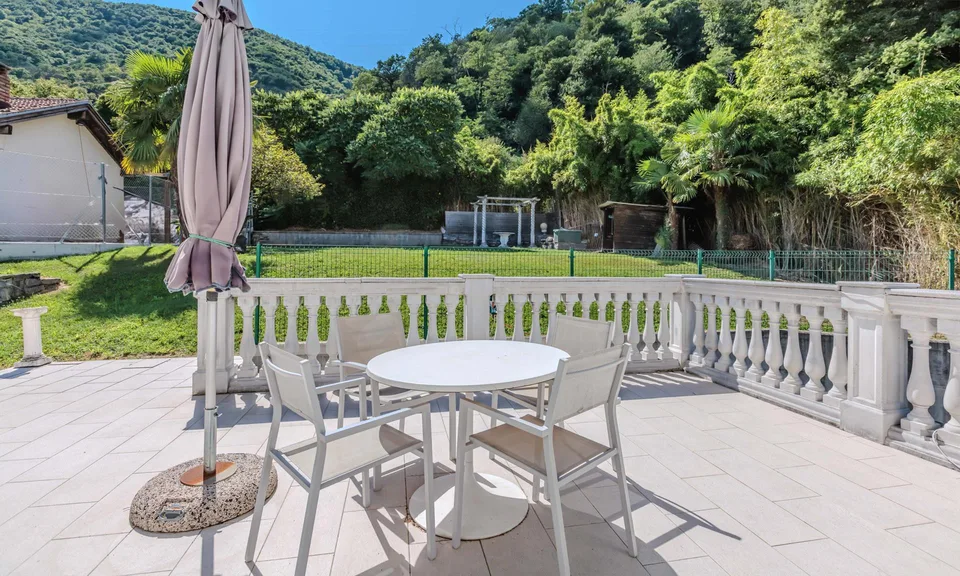 LUMINOSA VILLA 6.5 LOCALI CON GRANDE GIARDINO A GRAVESANO