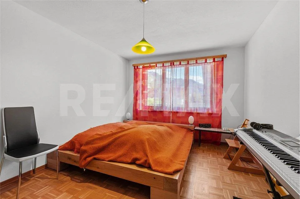 Grosses Einfamilienhaus mit separatem Büroteil – Foto 13 von 13
