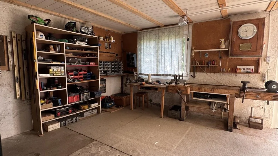 Einfamilienhaus mit grosser Baulandreserve – Foto 11 von 12