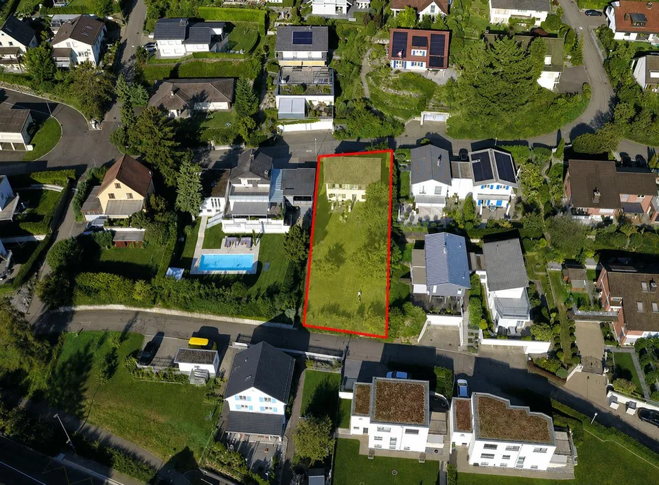 Einfamilienhaus mit grosser Baulandreserve