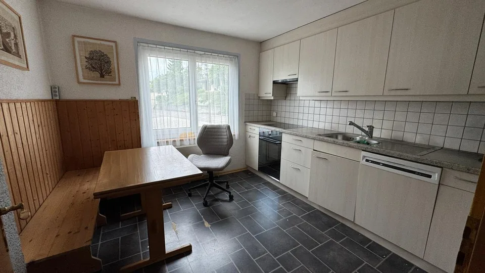 Einfamilienhaus mit grosser Baulandreserve – Foto 7 von 12