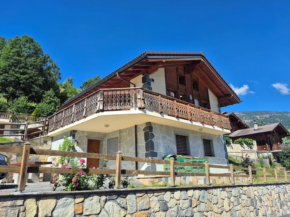 EUSEIGNE - BEAU CHALET DE 3.5 PIECES