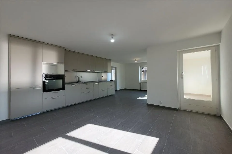 Wohnung mit 2,5 Zimmern und Veranda renoviert