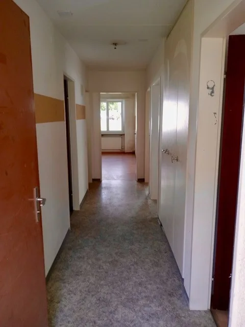 praktische und renovierte 4-Zimmer-Wohnung zu vermieten