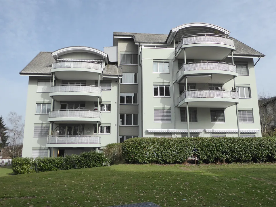 4.5 Zimmerwohnung mit Gartensitzplatz in Root