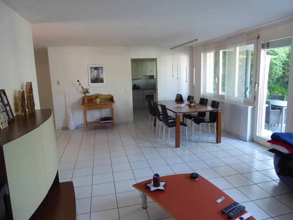 4.5 Zimmerwohnung mit Gartensitzplatz in Root