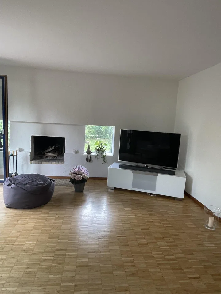 schöne, ruhige 3 Zimmer-Wohnung mit Sicht auf den Teich