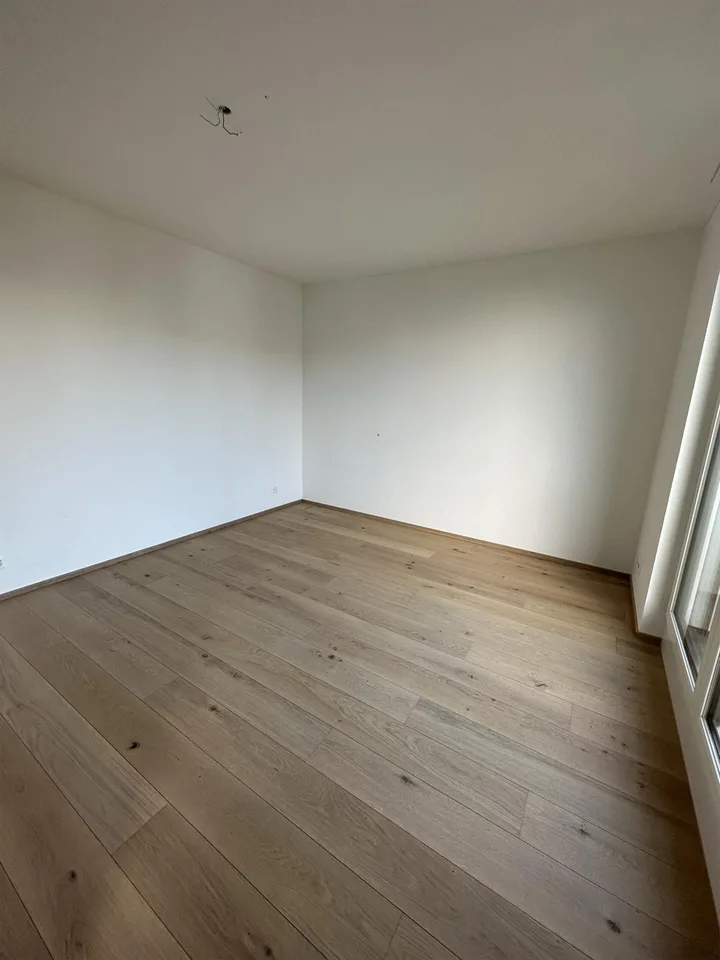 Moderne 2.5-Zimmerwohnung mit einzigartiger Raumhöhe