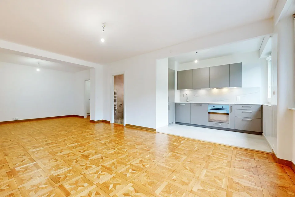 Bel appartement de 2 pièces rénové avec une localisation parfaite!