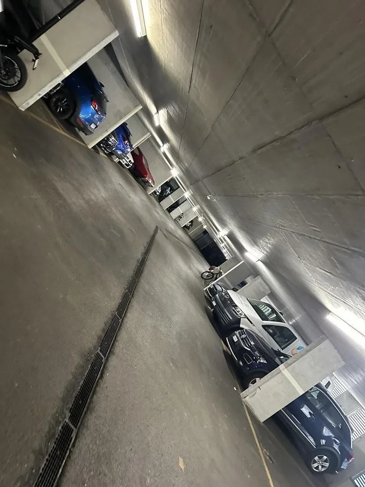 Place de parking intérieur à Matran