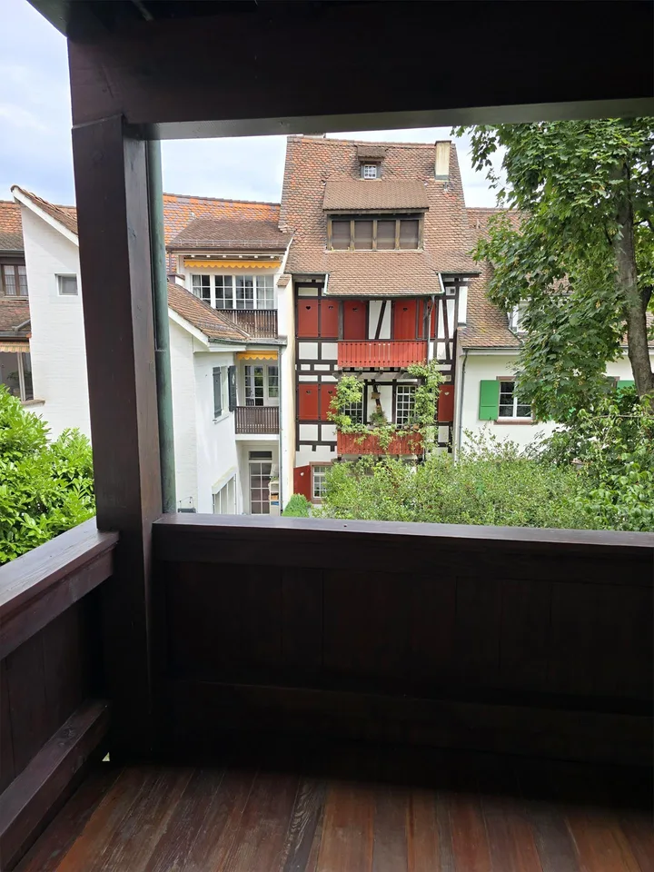 3 Zimmer Altbauwohnung mit Balkon