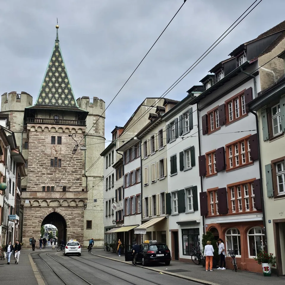 3 Zimmer Altbauwohnung mit Balkon
