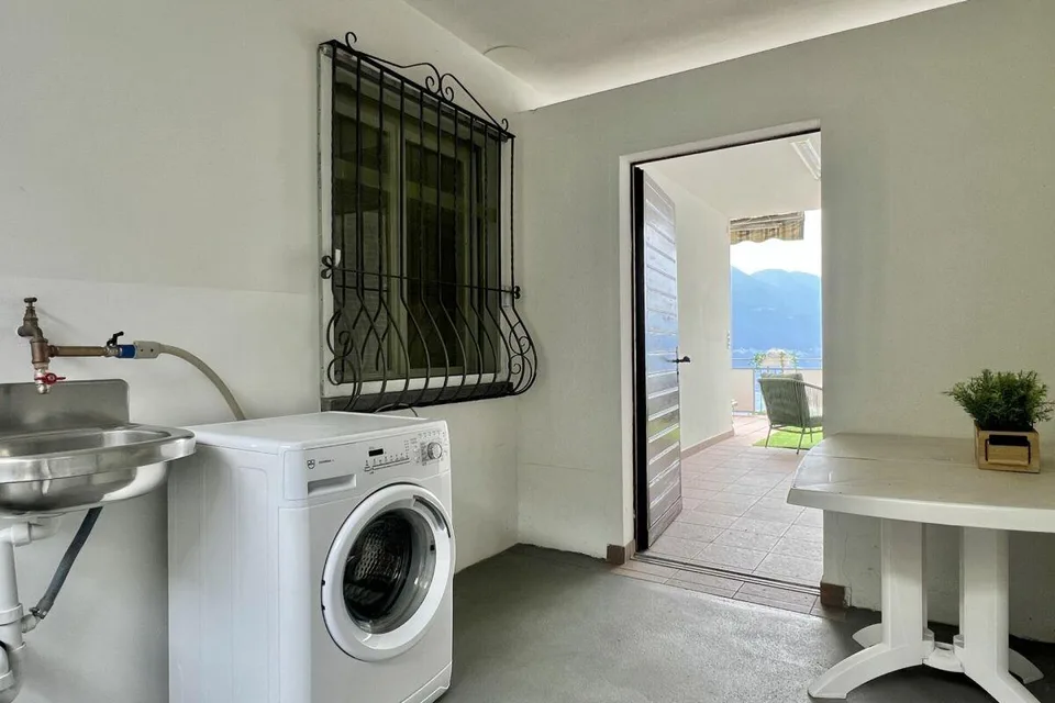 Appartamento 4,5 camere ?con vista lago 180°, ampia terrazza soleggiata e giardino privato – foto 9 di 30