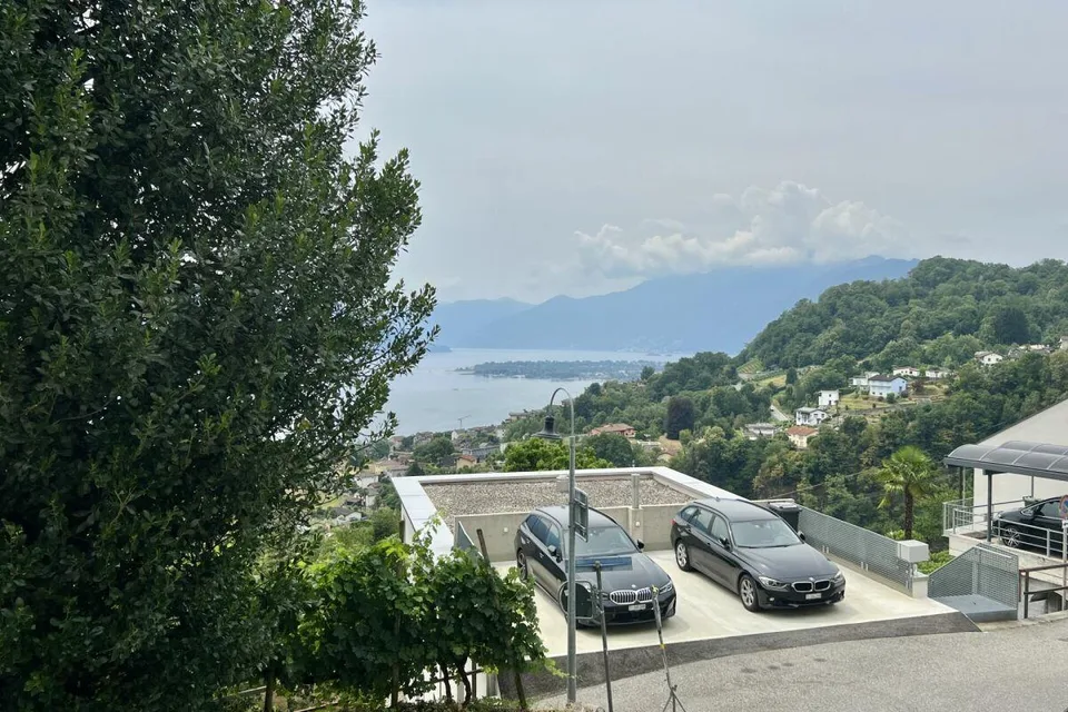 Appartamento 4,5 camere ?con vista lago 180°, ampia terrazza soleggiata e giardino privato – foto 17 di 30