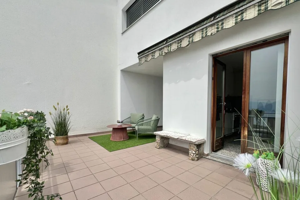 Appartamento 4,5 camere ?con vista lago 180°, ampia terrazza soleggiata e giardino privato – foto 8 di 30