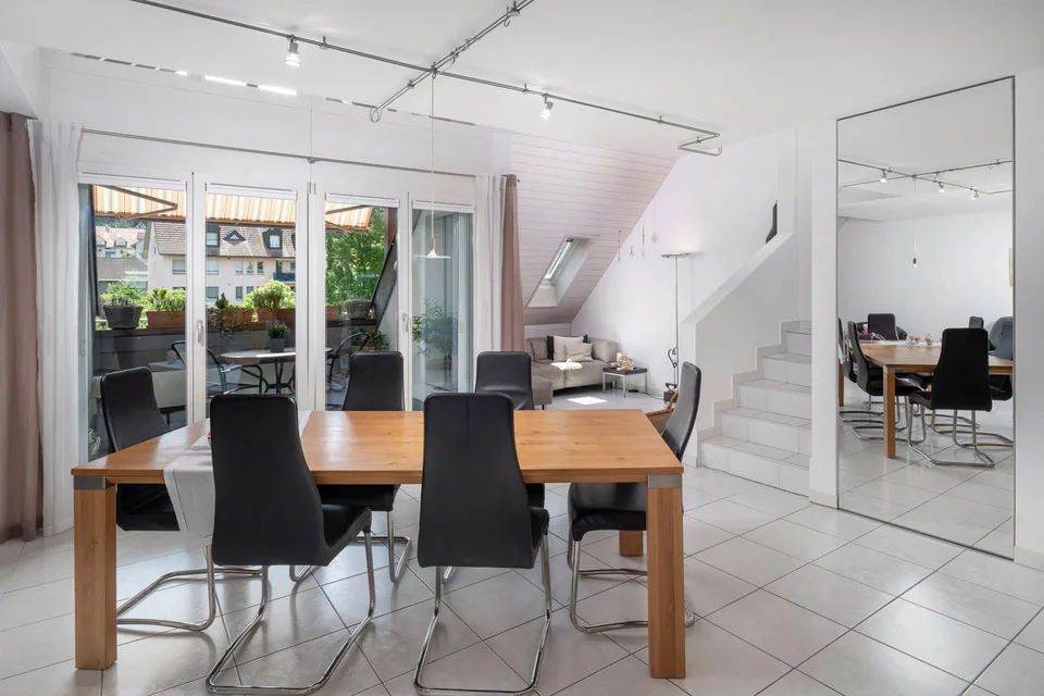 Charmante 6.5-Zimmer-Dachmaisonette mit Cheminée & Weitsicht