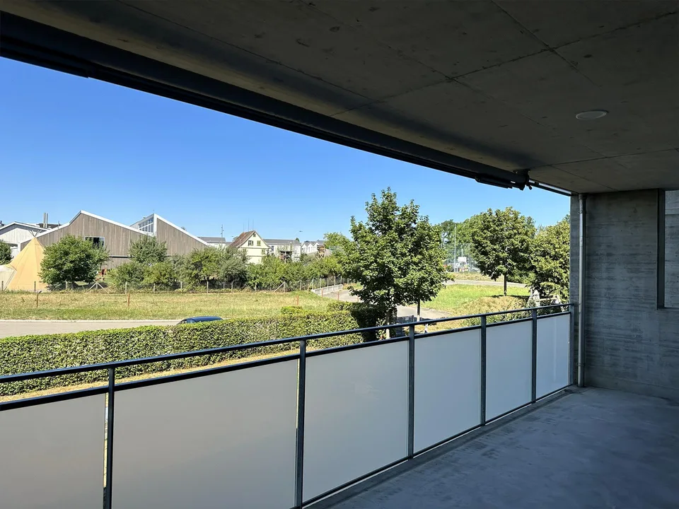 Moderne, helle 3.5 Zimmer Eigentumswohnung mit Aussicht ins Grüne