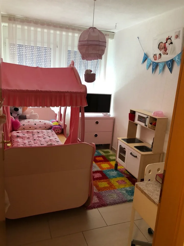 Schöne, helle 4-Zimmer-Wohnung an zentrale Lage
