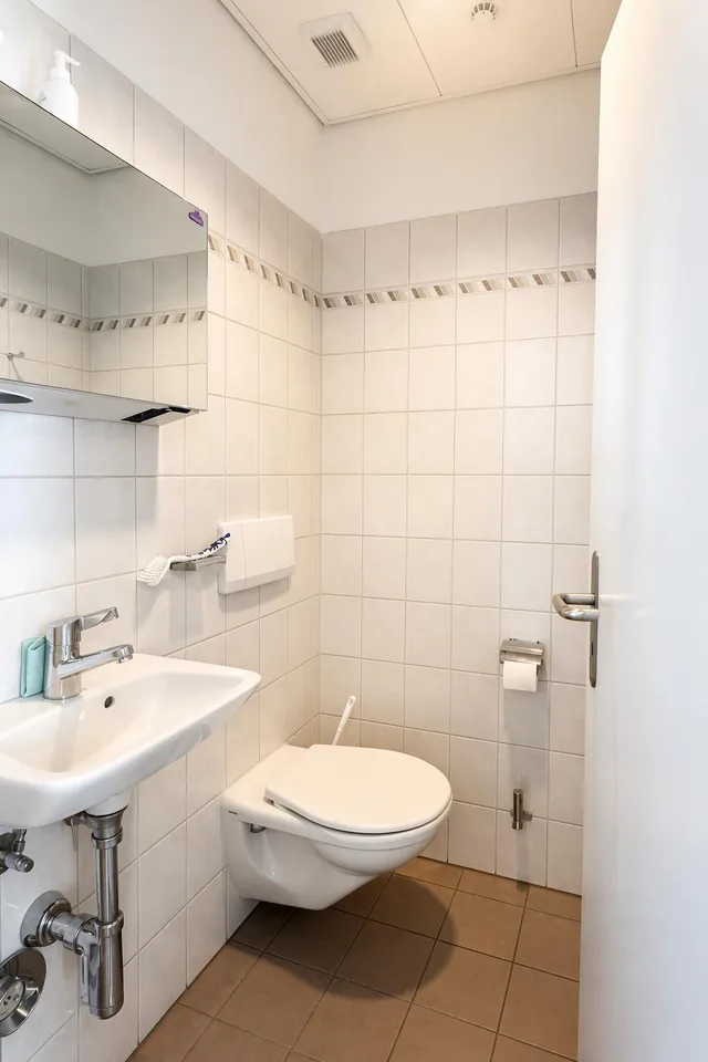 Praktische Bürofläche an zentraler Lage in Berikon - 65 m² im 2. Ob... – photo 7 sur 8