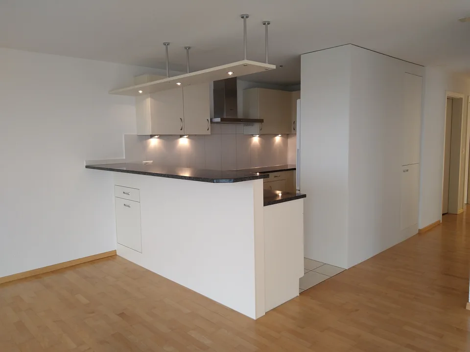 grosse, helle 4.5 Zimmer-Wohnung an ruhiger Lage mit Südausrichtung