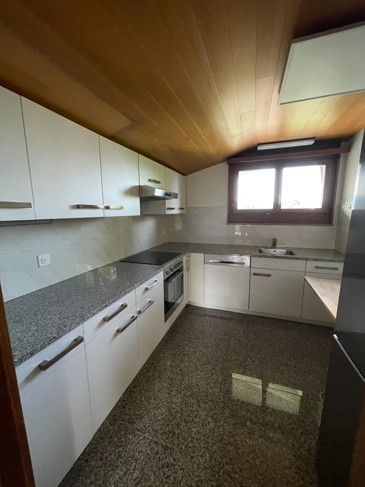 Helle 3.5-Zimmer-Wohnung mit grossem, gedecktem Balkon