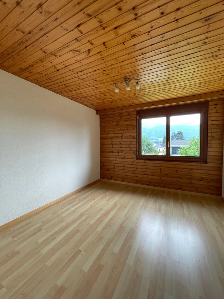 Helle 3.5-Zimmer-Wohnung mit grossem, gedecktem Balkon