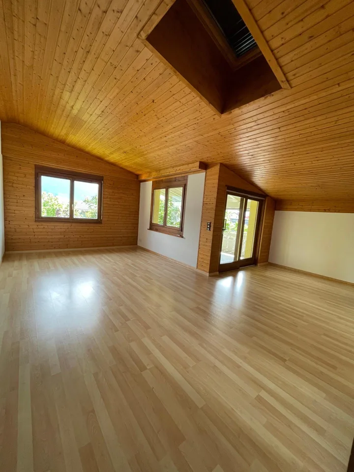 Helle 3.5-Zimmer-Wohnung mit grossem, gedecktem Balkon